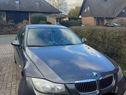 Grau Gebraucht 2007 BMW 318 Limousine | 3.000 € (Guter Preis)