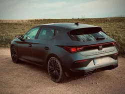 Grau Gebraucht 2024 Cupra Leon VZ Limousine | 48.000 €