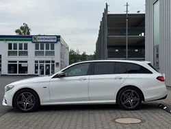 Weiß Gebraucht 2020 Mercedes E300 AMG line Limousine | 32.690 € (Fairer Preis)