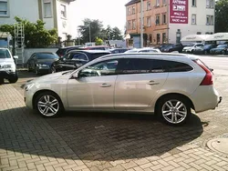 Cosmic white / metallic Gebraucht 2013 Volvo V60 Momentum Kombi | 8.600 € (Teuer)