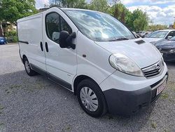 Weiß Gebraucht 2012 Opel Vivaro Van | 10.450 € (Teuer)