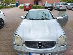 Silber Gebraucht 2002 Mercedes SLK200 Cabrio | 1.599 €