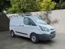 Weiß Gebraucht 2017 Ford Transit Custom Van / Kleinbus | 10.900 €