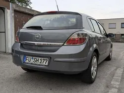Grau Gebraucht 2007 Opel Astra Catch Me Limousine | 2.900 € (Fairer Preis)