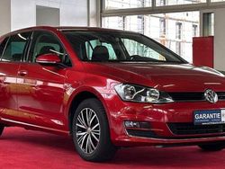 Rot Gebraucht 2016 VW Golf VII LOUNGE Limousine | 13.499 € (Guter Preis)