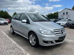 Silber Gebraucht 2012 Mercedes B160 Van / Kleinbus | 7.999 €