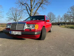 Rot Gebraucht 1992 Mercedes E300 Kombi | 12.750 €