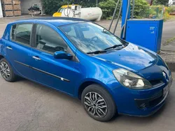 Blau Gebraucht 2008 Renault Clio II Kleinwagen | 2.800 €