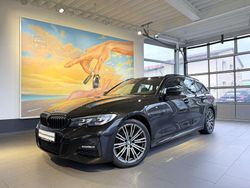 Black sapphire metallic Gebraucht 2020 BMW 320 M Sport Kombi | 24.720 € (Guter Preis)