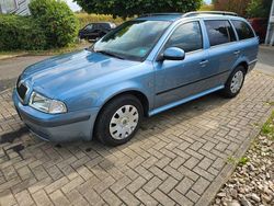 Grau Gebraucht 2010 Skoda Octavia Tour Kombi | 4.390 € (Superpreis)