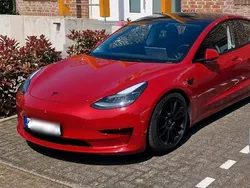 Rot Gebraucht 2021 Tesla Model 3 Standard Range Plus Limousine | 22.000 € (Fairer Preis)