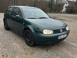 Grün Gebraucht 1998 VW Golf Comfortline Limousine | 2.400 € (Fairer Preis)