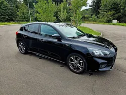 Schwarz Gebraucht 2021 Ford Focus ST-Line Limousine | 17.890 € (Fairer Preis)