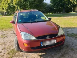 Rot Gebraucht 2000 Ford Focus Kombi | 2.000 €
