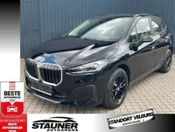Schwarzuni Gebraucht 2024 BMW 216 Active Tourer Shadowline Van / Kleinbus | 25.900 € (Superpreis)