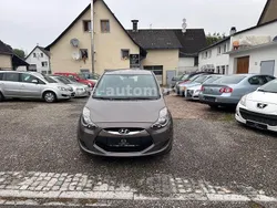 Braun Gebraucht 2011 Hyundai ix20 Van / Kleinbus | 4.490 € (Fairer Preis)