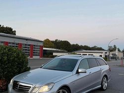Silber Gebraucht 2010 Mercedes E250 AMG line Kombi | 8.900 € (Teuer)