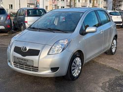Silber Gebraucht 2007 Toyota Yaris Cool Limousine | 5.490 € (Fairer Preis)