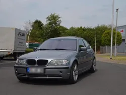 Grau Gebraucht 2003 BMW 330 Limousine | 7.399 € (Guter Preis)