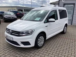 Weiß Gebraucht 2017 VW Caddy Trendline Van / Kleinbus | 17.400 € (Etwas zu teuer)