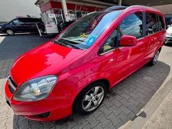 Rot Gebraucht 2009 Opel Zafira Innovation Van / Kleinbus | 4.300 € (Fairer Preis)