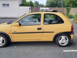Gelb Gebraucht 2000 Opel Corsa Edition Kleinwagen | 666 € (Fairer Preis)