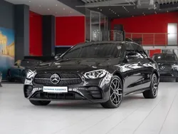 Grau Gebraucht 2022 Mercedes E400 AMG line Limousine | 54.980 € (Guter Preis)