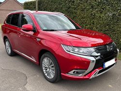 Rot Gebraucht 2020 Mitsubishi Outlander P-HEV SUV | 22.500 € (Fairer Preis)