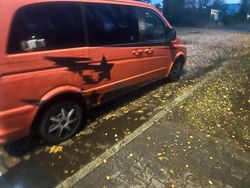 Orange Gebraucht 2004 Mercedes Viano Van / Kleinbus | 2.499 €