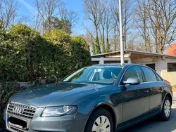 Grau Gebraucht 2011 Audi A4 Limousine | 10.500 € (Fairer Preis)
