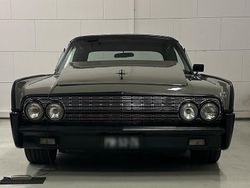 Grau Gebraucht 1962 Lincoln Continental Cabrio | 70.500 €