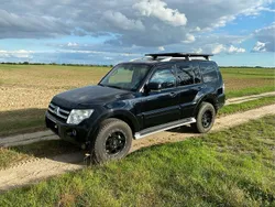 Schwarz Gebraucht 2011 Mitsubishi Pajero SUV | 18.990 € (Teuer)