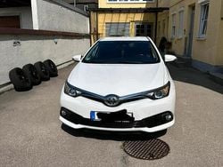 Weiß Gebraucht 2017 Toyota Auris Kleinwagen | 11.999 € (Fairer Preis)
