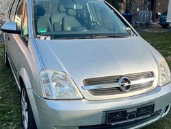 Grau Gebraucht 2004 Opel Meriva Van / Kleinbus | 1.500 € (Guter Preis)
