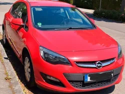 Rot Gebraucht 2015 Opel Astra Edition Limousine | 5.800 € (Fairer Preis)