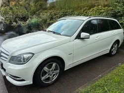 Weiß Gebraucht 2011 Mercedes C180 Elegance Kombi | 9.500 €