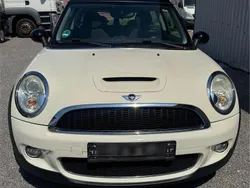 Weiß Gebraucht 2009 Mini Cooper S Kleinwagen | 6.990 €