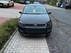 Grau Gebraucht 2015 VW Polo Trendline Kleinwagen | 6.900 € (Etwas zu teuer)