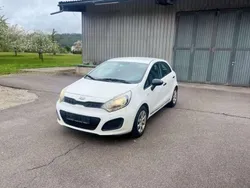 Weiß Gebraucht 2012 Kia Rio Attract Limousine | 2.200 € (Superpreis)