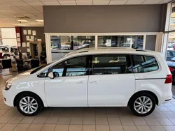 Weiß Gebraucht 2013 VW Sharan Highline Van / Kleinbus | 17.990 € (Fairer Preis)