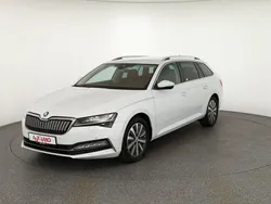 Weiss Gebraucht 2022 Skoda Superb Kombi | 25.990 € (Guter Preis)