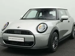 Grau Gebraucht 2024 Mini Cooper Classic Kleinwagen | 25.541 € (Guter Preis)