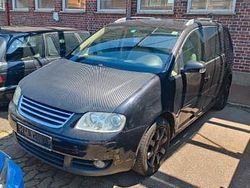 Schwarz Gebraucht 2004 VW Touran Highline Van / Kleinbus | 2.700 € (Etwas zu teuer)