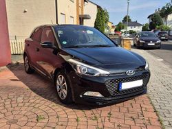 Schwarz Gebraucht 2017 Hyundai i20 Limousine | 10.000 € (Fairer Preis)