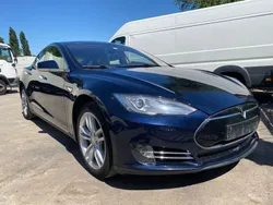 Blau Gebraucht 2014 Tesla Model S Limousine | 16.000 €