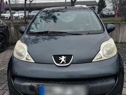 Grau Gebraucht 2008 Peugeot 107 Kleinwagen | 1.100 € (Guter Preis)