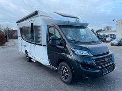 Schwarz (metallic) Gebraucht 2020 Buerstner Lyseo TD Van | 69.900 €