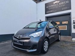 Grau Gebraucht 2012 Toyota Verso-S Cool Van / Kleinbus | 6.690 € (Fairer Preis)