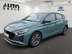 Grün Neu 2025 Hyundai i20 Trend Limousine | 22.590 € (Etwas zu teuer)