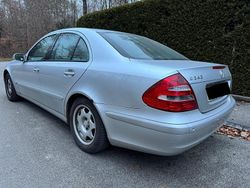 Silber Gebraucht 2002 Mercedes E240 Limousine | 3.900 € (Guter Preis)